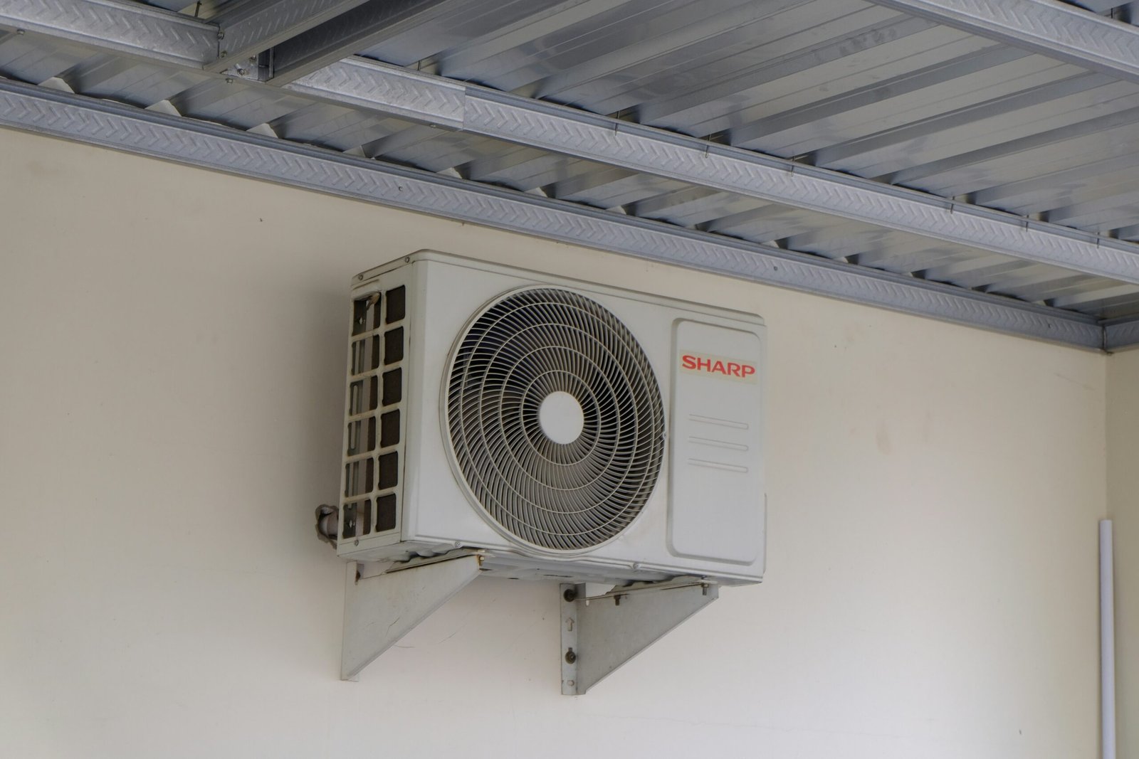 Why Is My Air Conditioner Not Cooling? 7 Common Causes and Fixes